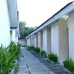 RedDoorz Syariah Plus near Banyuwangi Airport