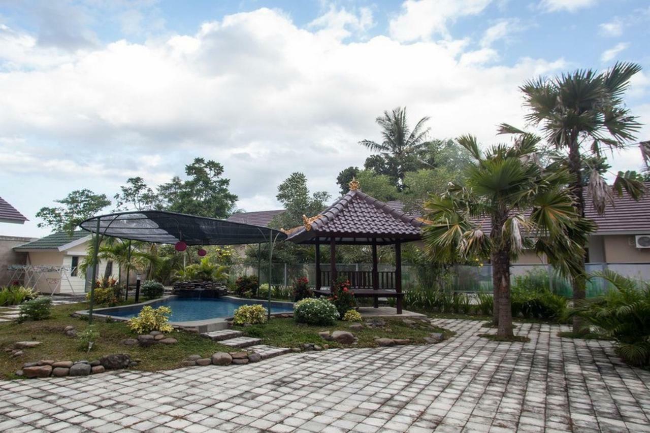 Reddoorz Syariah Near Banyuwangi Airport Homestay